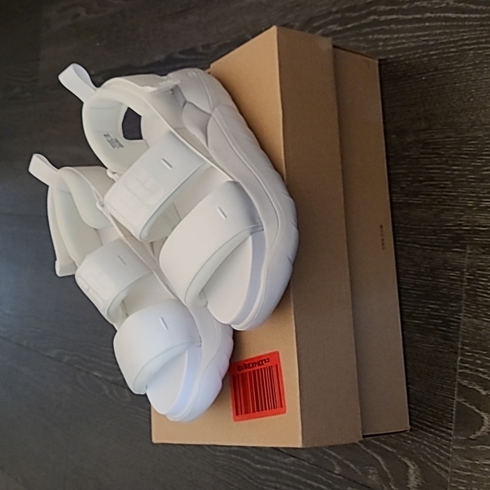 UGG LA Cloud Sport Sandal